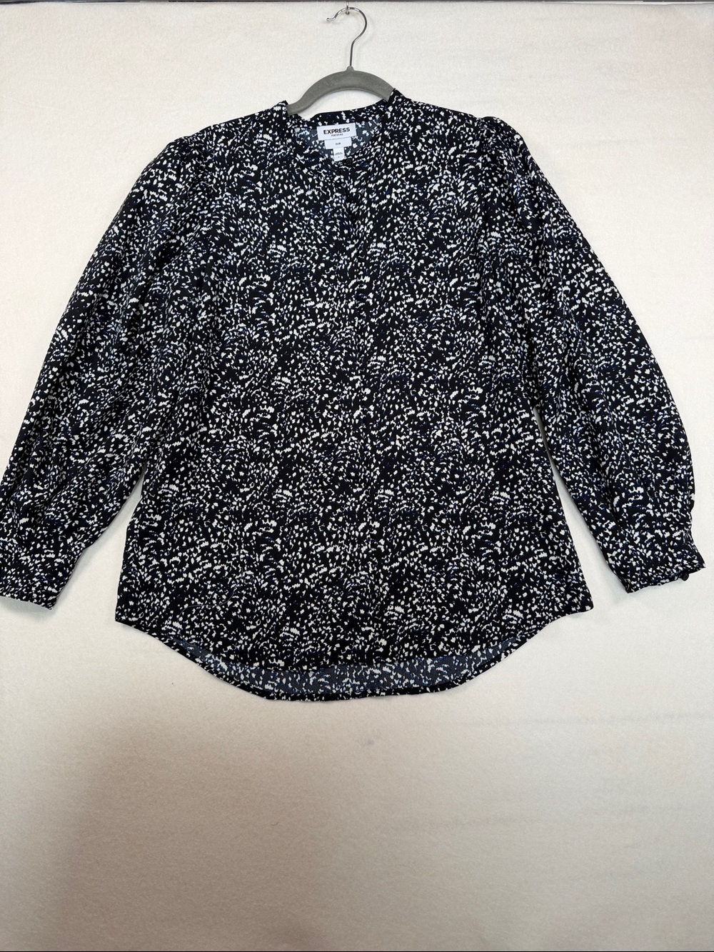 Express Black, White & Blue Printed Button-Down Blouse